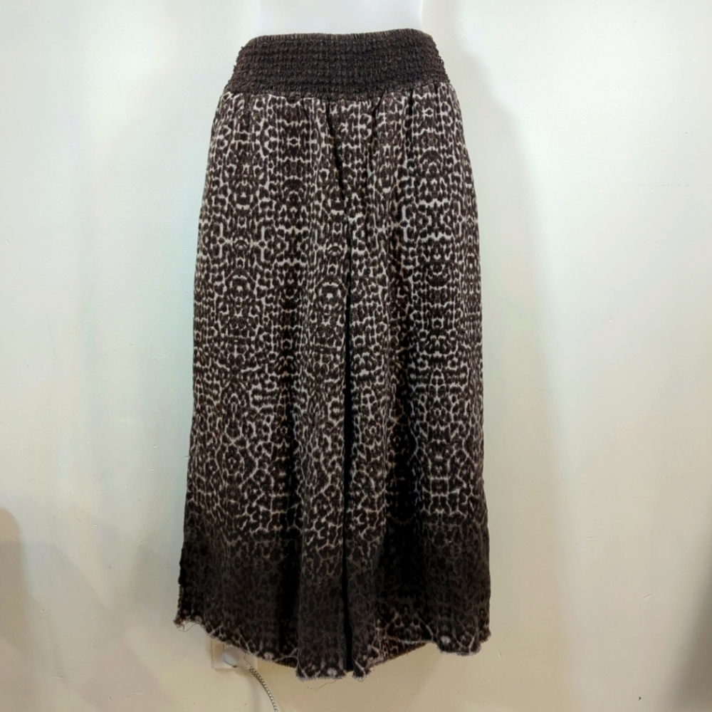 Democracy High Rise Wide Leg Capri Leopard Print Pants Size M